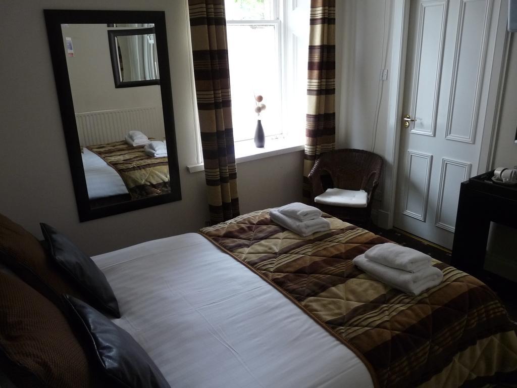 The Spinnaker Hotel Gourock Szoba fotó